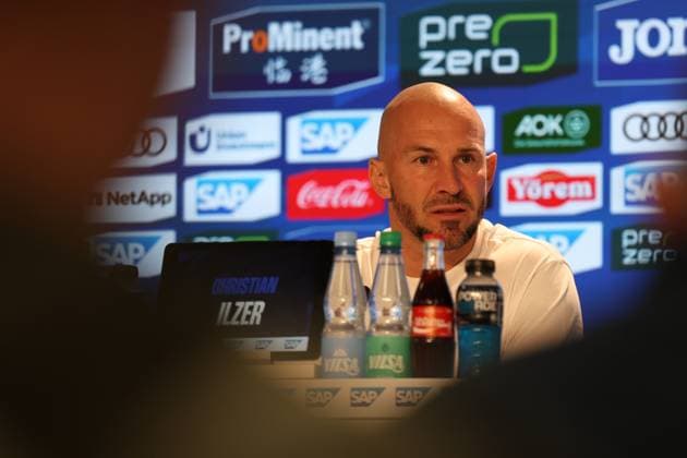 03.10.2025, xrekx, Fussball 1.Bundesliga, TSG 1899 Hoffenheim - 1.FC Köln v.l. Pressekonferenz Christian Ilzer Trainer (TSG 1899 Hoffenheim) (DFL DFB REGULATIONS PROHIBIT ANY USE OF PHOTOGRAPHS as IMAGE SEQUENCES and or QUASI-VIDEO) Sinsheim