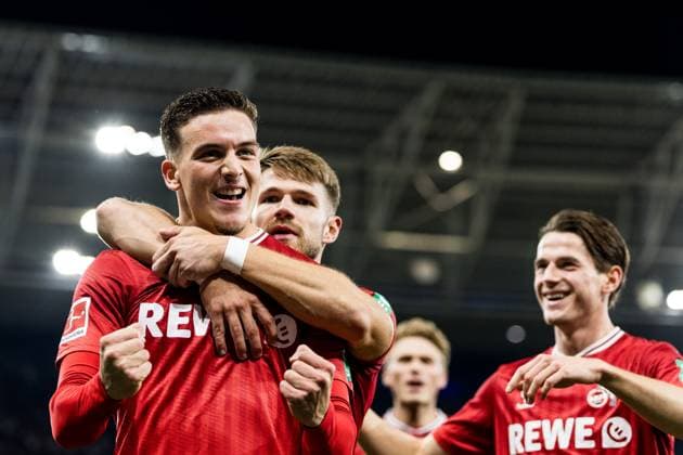 1. Fußball Bundesliga: TSG 1899 Hoffenheim - 1. FC Köln; 03.10.2025 Jubel zum 0:1 durch Said El Mala (1. FC Köln, 13), Tor, Torjubel Jan Thielmann (1. FC Köln, 29), Jakub Kaminski (1. FC Köln, 16) 1. Fußball Bundesliga, TSG 1899 Hoffenheim - 1. FC Köln, Sinsheim, PREZERO Arena am 03.10.2025 DFL REGULATIONS PROHIBIT ANY USE OF PHOTOGRAPHS AS IMAGE SEQUENCES AND OR QUASI-VIDEO. Copyright: xBEAUTIFULxSPORTS Wunderlx