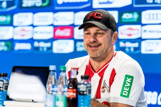 1. Fußball Bundesliga: TSG 1899 Hoffenheim - 1. FC Köln; 03.10.2025 Lukas Kwasniok (Trainer 1. FC Köln) während der Pressekonferenz 1. Fußball Bundesliga, TSG 1899 Hoffenheim - 1. FC Köln, Sinsheim, PREZERO Arena am 03.10.2025 DFL REGULATIONS PROHIBIT ANY USE OF PHOTOGRAPHS AS IMAGE SEQUENCES AND OR QUASI-VIDEO. Copyright: xBEAUTIFULxSPORTS Wunderlx