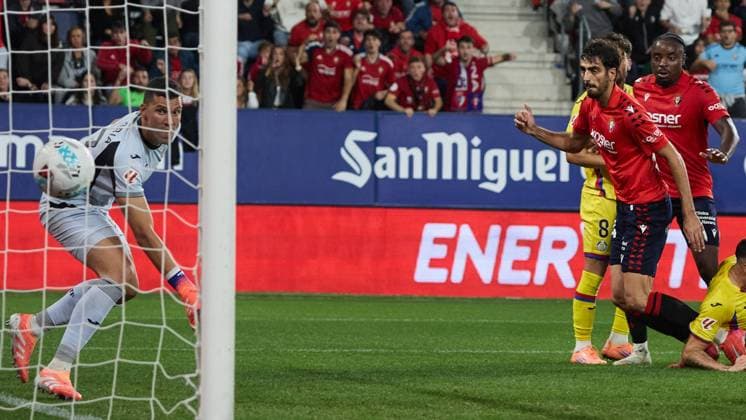 Pamplona, Spain. 3rd Oct 2025. Sports. Football Soccer.CA Osasuna players celebrate a goal of Alejandro Catena (2-1) during the football match of La Liga EA Sports between CA Osasuna and Getafe CF played at El Sadar stadium in Pamplona (Spain) on October 3, 2025. Credit: Inigo Alzugaray Cordon Press  Liga 2025-2026