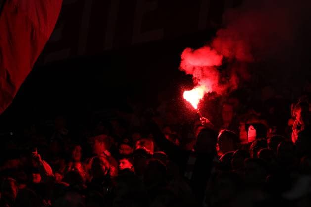 03.10.2025, Fußball, Fortuna Düsseldorf - 1.FC Nürnberg, 2. Fußball Bundesliga, Merkur Spiel-Arena, Saison 2025 2026: Die Fans zünden Pyrotechnik im Stadion Symbolbild DFB regulations prohibit any use of photographs as image sequences and or quasi-video. Nordrhein-Westfalen Deutschland