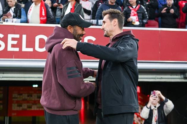 2. Bundesliga - Fortuna Düsseldorf - 1. FC Nürnberg am 03.10.2025 in der MERKUR SPIEL-ARENA in Düsseldorf Trainer Daniel Thioune (Duesseldorf) und Trainer Miroslav Klose (Nuernberg)