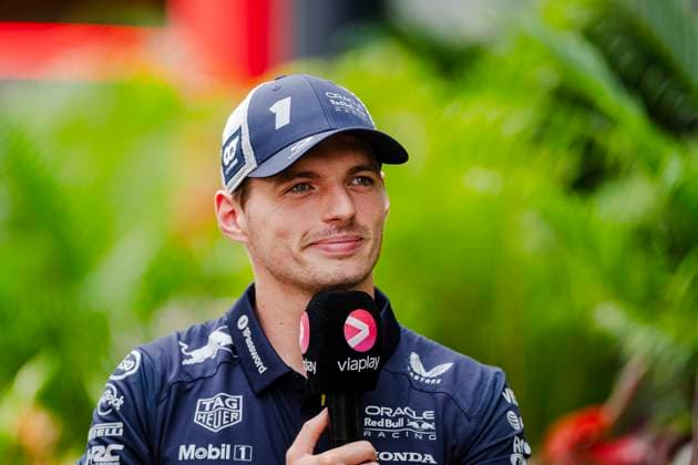 Formula 1 Singapore Grand Prix 2025 Max Verstappen 1 (NED) Oracle Red Bull Racing RB21 during the Formula 1 Singapore Airlines Singapore Grand Prix 2025 at the Marina Bay Street Circuit, Singapore on 4 October 2025 Credit: Jun Da Tan Every Second Media Editorial use only. All images are copyright Every Second Media Limited. No images may be reproduced without prior permission. Copyright: xIMAGO EveryxSecondxMediax ESM-1609-0005 JunxDaxTanx xEveryxSecondxMediax