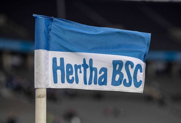 Fussball, Herren, Saison 2025 2026, 2. Bundesliga (8. Spieltag), Hertha BSC - SC Preußen Münster, Eckfahne, 04.10. 2025, Copyright: xSebastianxRäppold MatthiasxKochx