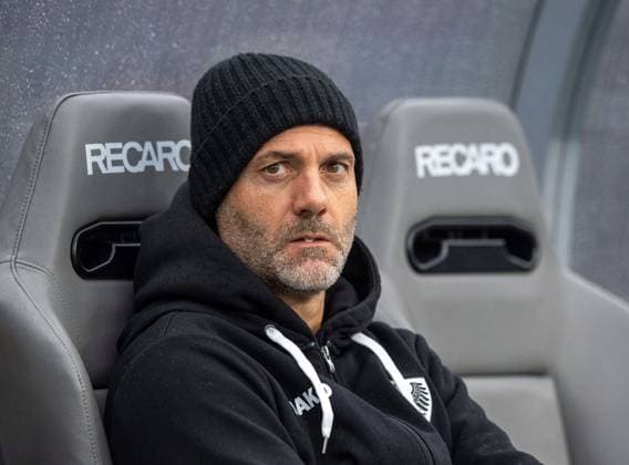 Fussball, Herren, Saison 2025 2026, 2. Bundesliga (8. Spieltag), Hertha BSC - SC Preußen Münster, Trainer Alexander Ende (Münster) auf der Bank, 04.10. 2025, Copyright: xSebastianxRäppold MatthiasxKochx