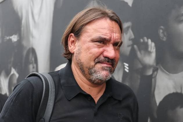 Leeds United FC v Tottenham Hotspur FC, English Premier League Daniel Farke Manager Of Leeds United Arrives during the Leeds United FC v Tottenham Hotspur FC English Premier League match at Elland Road, Leeds, England, United Kingdom on 4 October 2025 Credit: Lee Keuneke Every Second Media Editorial use only. All images are copyright Every Second Media Limited. No images may be reproduced without prior permission. All rights reserved. Premier League and Football League images are subject to licensing agreements with Football DataCo Limited. see https: www.football-dataco.com Copyright: xIMAGO EveryxSecondxMediax ESM-1615-0019 LeexKeunekex xEveryxSecondxMediax