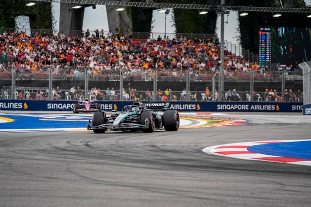 Formula 1 Singapore Airlines Singapore Grand Prix 2025 Remy Midez OVERTAKE MAXPPP - Singapore 04 10 2025 12 ANTONELLI Andrea Kimi (ita), Mercedes AMG Petronas, action at the Formula 1 Singapore Airlines Singapore Grand Prix 2025, the 18th round of the 2025 FIA Formula 1 World Championship, WM, Weltmeisterschaft at the Marina Bay Street Circuit in Singapore, Singapore, from 2 to 5 October 2025 Singapore Marina Bay Street Circuit Singapore  Copyright: xOVERTAKE MAXPPPxRemyxMidezx OVT202510041292 OVT202510041292