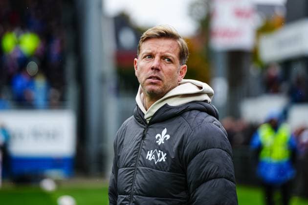 Florian Kohfeldt (SV Darmstadt 98, Trainer) GER, Holstein Kiel vs. SV Darmstadt 98, Fussball, 2. Bundesliga, Spieltag 8, Saison 2025 2026, 04.10.2025 DFL REGULATIONS PROHIBIT ANY USE OF PHOTOGRAPHS AS IMAGE SEQUENCES AND OR QUASI-VIDEO GER, Holstein Kiel vs. SV Darmstadt 98, Fussball, 2. Bundesliga, Spieltag 8, Saison 2025 2026, 04.10.2025 Kiel
