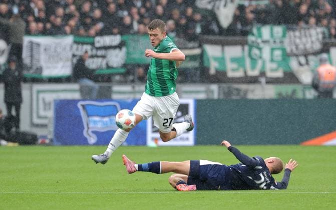 Jano ter Horst, Jon Dagur Thorsteinsson Zweikampf Spielszene Aktion Fußball Fussball DFL 2.Bundesliga Herren 8. Spieltag Saison 2025 2026 04.10.2025 Hertha BSC Berlin vs. Preußen Münster DFL regulations prohibit any use of photographs as image sequences and or quasi-video