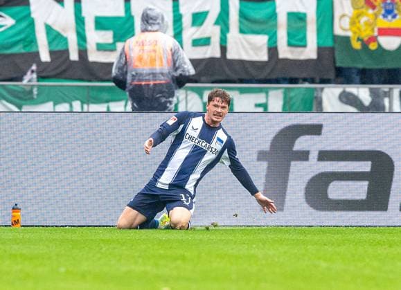 Fussball, Herren, Saison 2025 2026, 2. Bundesliga (8. Spieltag), Hertha BSC - SC Preußen Münster, Sebastian Grönning (Hertha BSC), Jubel nach Tor zum 1:0, 04.10. 2025, Copyright: xSebastianxRäppold MatthiasxKochx