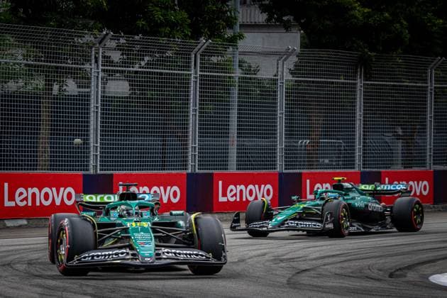 Formel 1 GP Singapur. Samstag, 04.10.2025 Lance Stroll 18, Aston Martin Aramco F1 Team und Fernando Alonso 14, Aston Martin Aramco F1 Team; Formel 1 GP Singapur. Samstag, 04.10.2025 Copyright: xBEAUTIFULxSPORTS Erlhofx