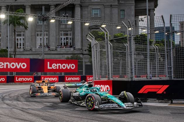 Formel 1 GP Singapur. Samstag, 04.10.2025 Fernando Alonso 14, Aston Martin Aramco F1 Team und Oscar Piastri 81, McLaren Formula 1 Team; Formel 1 GP Singapur. Samstag, 04.10.2025 Copyright: xBEAUTIFULxSPORTS Erlhofx
