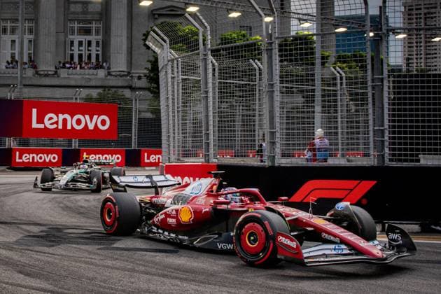 Formel 1 GP Singapur. Samstag, 04.10.2025 Charles Leclerc 16, Scuderia Ferrari und Andrea Kimi Antonelli 12, Mercedes-AMG Petronas F1 Team; Formel 1 GP Singapur. Samstag, 04.10.2025 Copyright: xBEAUTIFULxSPORTS Erlhofx