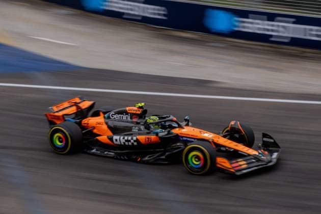 Formel 1 GP Singapur. Samstag, 04.10.2025 Lando Norris 4, McLaren Formula 1 Team; Formel 1 GP Singapur. Samstag, 04.10.2025 Copyright: xBEAUTIFULxSPORTS Erlhofx