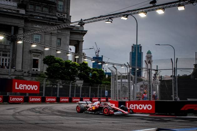 Formel 1 GP Singapur. Samstag, 04.10.2025 Charles Leclerc 16, Scuderia Ferrari; Formel 1 GP Singapur. Samstag, 04.10.2025 Copyright: xBEAUTIFULxSPORTS Erlhofx