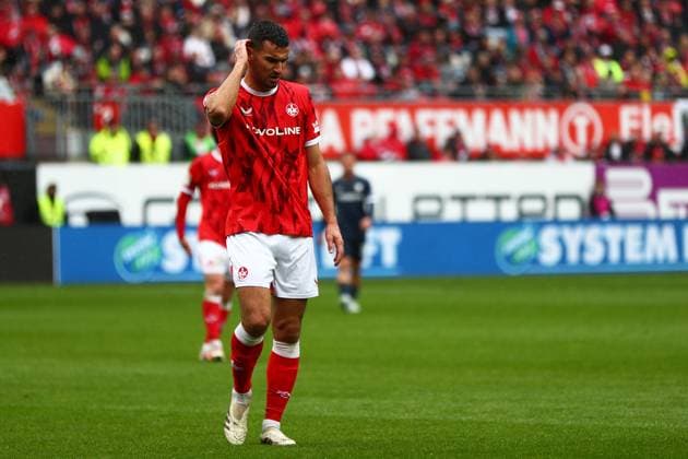 04.10.2025, xmohx, Fussball 2.Bundesliga, 1.FC Kaiserslautern - VfL Bochum v.l. Ivan Prtajin (1. FC Kaiserslautern) (DFL DFB REGULATIONS PROHIBIT ANY USE OF PHOTOGRAPHS as IMAGE SEQUENCES and or QUASI-VIDEO) Kaiserslautern