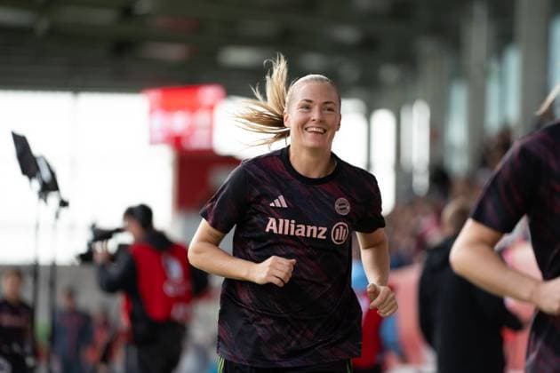 Magdalena Eriksson (5 FC Bayern) beim Google Pixel Frauen Bundesligaspiel FC Bayern München - SV Werder Bremen am 04.10.2025. München FC Bayern Campus Bayern Deutschland