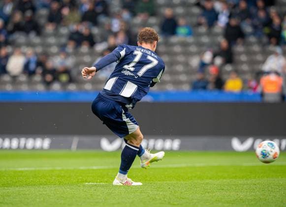 Fussball, Herren, Saison 2025 2026, 2. Bundesliga (8. Spieltag), Hertha BSC - SC Preußen Münster, Sebastian Grönning (Hertha BSC) erzielt das Tor zum 2:0, 04.10. 2025, Copyright: xSebastianxRäppold MatthiasxKochx