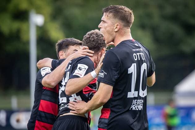 3. Liga: FC Viktoria Köln - TSV Havelse, 04.10.2025 Jubel zum 2:0 durch David Otto (Viktoria Köln, 10) ; Köln, 4.10.2025, 10. Spieltag der 3. Fußball-Liga, FC Viktoria Köln - TSV Havelse im Sportpark Hoehenberg in Köln. Die DFL-Bestimmungen verbieten die Verwendung von Fotografien als Bildsequenzen und oder Quasi-Videos. Copyright: xBEAUTIFULxSPORTS LeahxKohringx