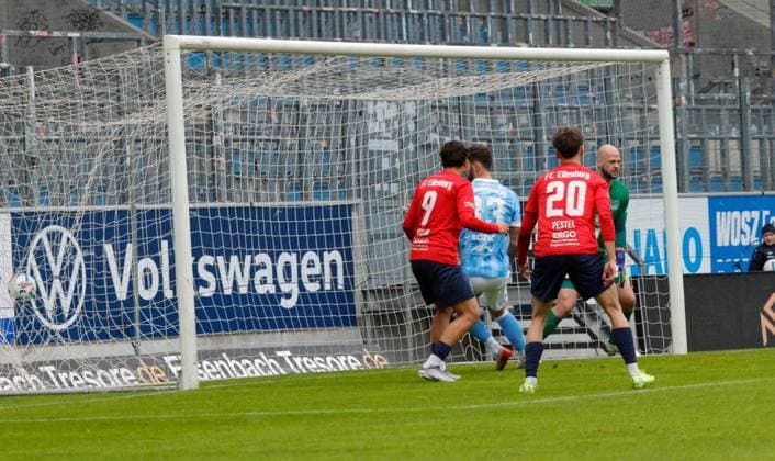 CFC vs FC Eilenburg 04.10.2025, Chemnitz, eins Stadion- An der Gellertstrasse, Fussball, Regionalliga Nordost, Saison 2025 2026, 11. Spieltag, CFC, CFC vs FC Eilenburg Tor für den CFC durch Dejan Bozic Chemnitz Sachsen BRD
