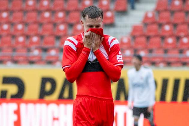 Regionalliga Nordost -Saison 25 26 Hallescher FC vs. ZFC Meuselwitz Halle, Deutschland 04.Oktober 2025: Im Bild:Juien Dammelang (Halle) Halle Saale Leuna Chemie Stadion Sachsen-Anhalt Deutschland