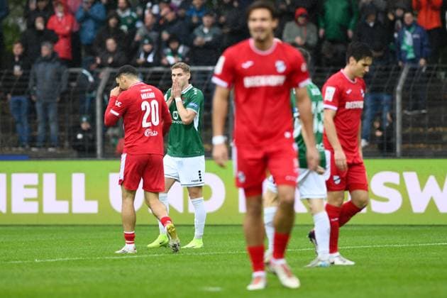 -1.FC Schweinfurt 05 vs. SC Verl, Sachs-Stadion Football, 3. Liga -1.FC Schweinfurt 05 vs. SC Verl 4 Oct 2025 Sachs-Stadion , Schweinfurt, Germany Image: Jakob Tranziska (Schweinfurt) upset after a missed opportunity. DFL REGULATIONS PROHIBIT ANY USE OF PHOTOGRAPHS AS IMAGE SEQUENCES AND OR QUASI-VIDEO Schweinfurt Sachs-Stadion Bayern Germany Copyright: xPresseFotoxEvansx