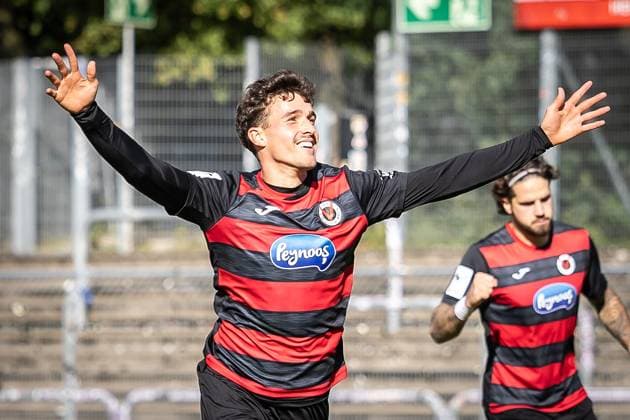 3. Liga: FC Viktoria Köln - TSV Havelse, 04.10.2025 Jubel zum 3:0 durch Leonhard Münst (Viktoria Köln, 5) ; Köln, 4.10.2025, 10. Spieltag der 3. Fußball-Liga, FC Viktoria Köln - TSV Havelse im Sportpark Hoehenberg in Köln. Die DFL-Bestimmungen verbieten die Verwendung von Fotografien als Bildsequenzen und oder Quasi-Videos. Copyright: xBEAUTIFULxSPORTS LeahxKohringx