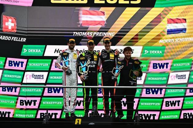 Sport Bilder des Tages RECORD DATE NOT STATED DTM Finale Hockenheimring, Samstag; 04.10.2025 DTM 2025 auf dem Podium beim DTM Finale Hockenheimring DTM – Deutsche Tourenwagen Meisterschaft, Finale auf dem Hockenheimring, 03-05.10.2025 *** DTM Finale Hockenheimring, Saturday 04 10 2025 DTM 2025 on the podium at the DTM Finale Hockenheimring DTM - German Touring Car Championship, Finale at the Hockenheimring, 03 05 10 2025 Copyright: xBEAUTIFULxSPORTS Gelhardtx