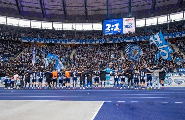 Fussball, Herren, Saison 2025 2026, 2. Bundesliga (8. Spieltag), Hertha BSC - SC Preußen Münster, Hertha jubelt nach Abpfiff, 04.10. 2025, Copyright: xSebastianxRäppold MatthiasxKochx