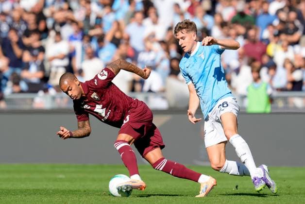 SS Lazio v Torino FC - Serie A Enilive Cyril Ngonge of Torino FC and Toma Basic of SS Lazio compete for the ball during the serie Serie A Enilive match between SS Lazio and Torino FC at Olimpico on October 4, 2025 in Rome, Italy Rome Stadio Olimpico Lazio Italy Copyright: xGiuseppexMaffiax 251004_SerieA_Lazio-Torino_7839