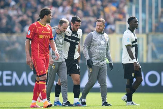 Parma s Emanuele Valeri injured during the Serie A soccer match between Parma and Lecce at Ennio Tardini Stadium in Parma, North Italy, Saturday, October 4, 2025. Soccer  Copyright: xMassimoxPaolone LaPressex