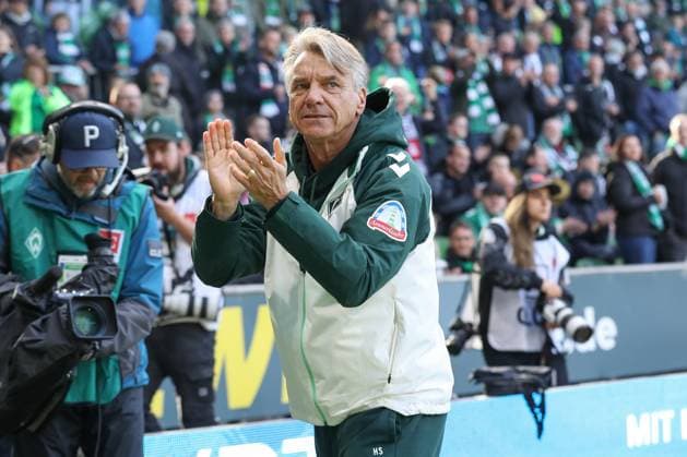 04.10.2025, xtgx, Fussball - 1.Bundesliga SV Werder Bremen - FC St.Pauli v.l. Horst Steffen (Bremen, Trainer) (DFL DFB REGULATIONS PROHIBIT ANY USE OF PHOTOGRAPHS as IMAGE SEQUENCES and or QUASI-VIDEO) Bremen