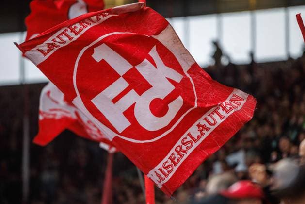 FCK Fahne, 1. FC Kaiserslautern vs VFL Bochum Fussball, 2. Bundesliga, 8.Spieltag, Saison 2025 2026, 04.10.2025 1. FC Kaiserslautern vs VFL Bochum Fussball, 2. Bundesliga, 8.Spieltag, Saison 2025 2026, 04.10.2025