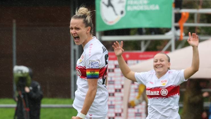 Stuttgart , Fußball 2. Bundesliga , VfB Stuttgart Frauen vs. FC Ingolstadt 04 , Jubel VfB , Jana Beuschlein