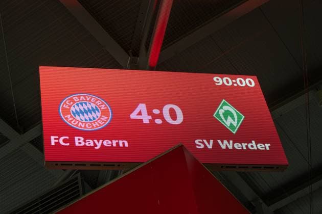Endstand beim Google Pixel Frauen Bundesligaspiel FC Bayern München - SV Werder Bremen am 04.10.2025. München FC Bayern Campus Bayern Deutschland