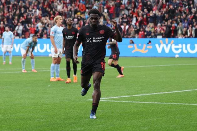 GER, 1.FBL. Bayer 04 Leverkusen vs. 1. FC Union Berlin 04.10.2025, BayArena, Leverkusen, GER, 1.FBL. Bayer 04 Leverkusen vs. 1. FC Union Berlin , im Bild: 1:0 fuer Leverkusen durch Ernest Poku (Leverkusen 19), Torjubel Jubel Jubellauf,
