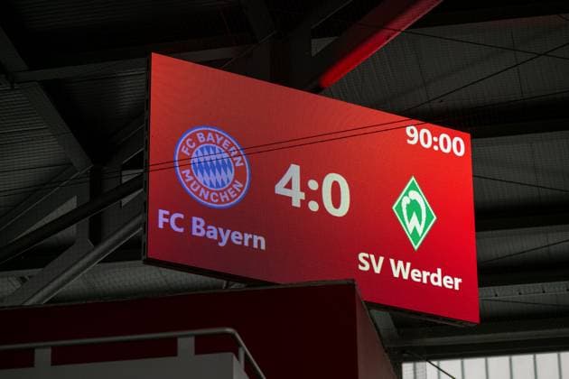 Anzeigetafel, 4:0, FC Bayern Frauen Muenchen - SV Werder Bremen, Google Pixel Frauenbundesliga, 5. Spieltag, 04.10.25 DFB regulations prohibit any use of photographs as image sequences and or quasi-video. (kolbert-press) Muenchen Bayern Deutschland
