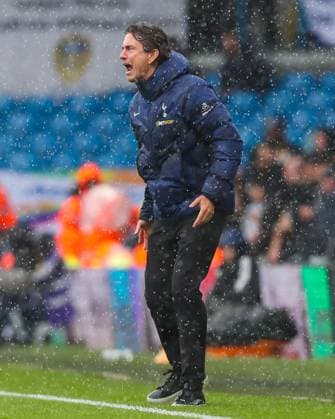 Leeds United FC v Tottenham Hotspur FC, English Premier League Thomas Frank Manager Of Tottenham Hotspur in action during the Leeds United FC v Tottenham Hotspur FC English Premier League match at Elland Road, Leeds, England, United Kingdom on 4 October 2025 Credit: Lee Keuneke Every Second Media Editorial use only. All images are copyright Every Second Media Limited. No images may be reproduced without prior permission. All rights reserved. Premier League and Football League images are subject to licensing agreements with Football DataCo Limited. see https: www.football-dataco.com Copyright: xIMAGO EveryxSecondxMediax ESM-1615-0079 LeexKeunekex xEveryxSecondxMediax