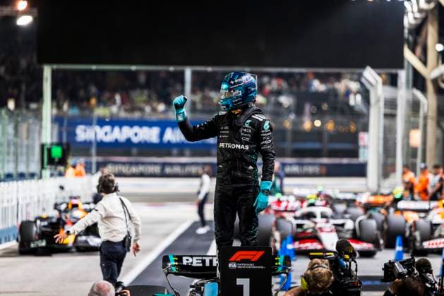 Formula 1 Singapore Airlines Singapore Grand Prix 2025 Alexis Perrin OVERTAKE MAXPPP - Singapore 04 10 2025 Pole Position for 63 RUSSELL George (gbr), Mercedes AMG Petronas, portrait at the Formula 1 Singapore Airlines Singapore Grand Prix 2025, the 18th round of the 2025 FIA Formula 1 World Championship, WM, Weltmeisterschaft at the Marina Bay Street Circuit in Singapore, Singapore, from 2 to 5 October 2025 Singapore Marina Bay Street Circuit Singapore  Copyright: xOVERTAKE MAXPPPxAlexisxPerrinx OVT202510042195 OVT202510042195