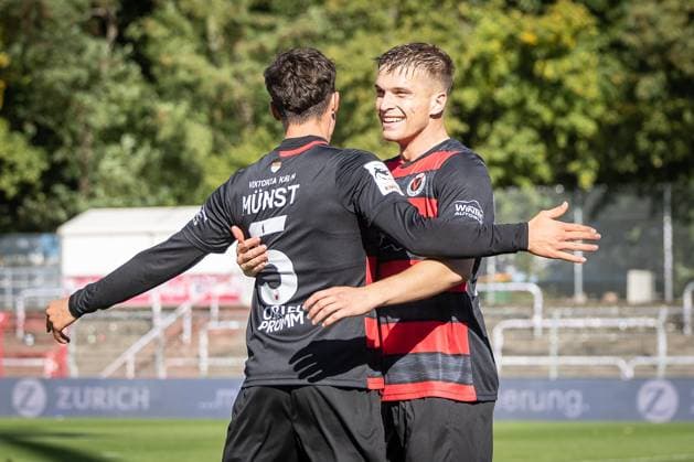 3. Liga: FC Viktoria Köln - TSV Havelse, 04.10.2025 Freude bei Leonhard Münst (Viktoria Köln, 5) und David Otto (Viktoria Köln, 10) ; Köln, 4.10.2025, 10. Spieltag der 3. Fußball-Liga, FC Viktoria Köln - TSV Havelse im Sportpark Hoehenberg in Köln. Die DFL-Bestimmungen verbieten die Verwendung von Fotografien als Bildsequenzen und oder Quasi-Videos. Copyright: xBEAUTIFULxSPORTS LeahxKohringx