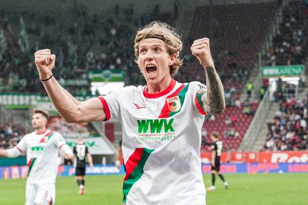 1. Bundesliga 2025 2026 - 6. Spieltag 04.10.2025 - FC Augsburg vs.VfL Wolfsburg - WWK Arena (Augsburg, Deutschland); Kristijan Jakic (FC Augsburg) jubelt nach dem Tor zum 3:1 Copyright: xLukaxKolanovicx