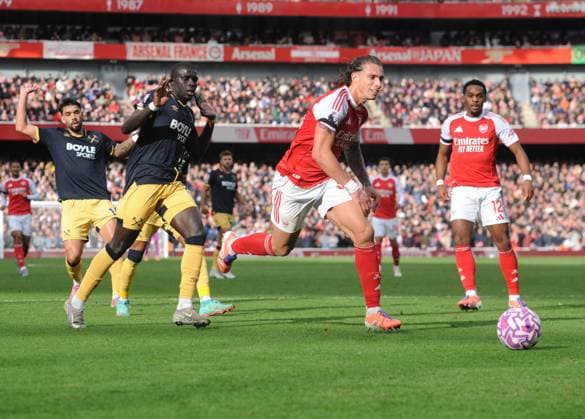 Football - 2025 2026 Premier League - Arsenal vs West Ham United - Emirates Stadium - Saturday 4th October 2025. Riccardo Calafiori of Arsenal Colorsport Andrew Cowie 