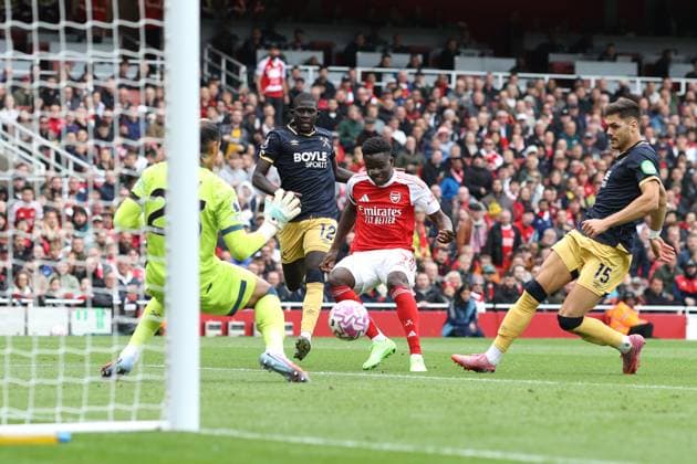Arsenal v West Ham 04 October 2025, London - Premier League Football - Arsenal v West Ham United - Bukayo Saka of Arsenal scores but the goal is disallowed by VAR as offside - Photo: Charlotte Wilson Offside. London UK Copyright: xCharlottexWilsonx xOffsidexOffside