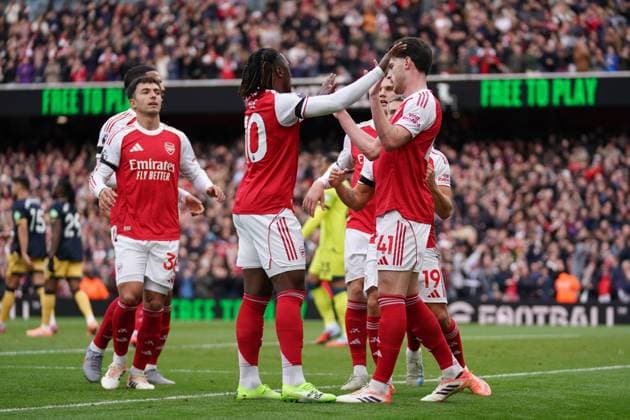 LONDON, ENGLAND - OCTOBER 4: Declan Rice of Arsenal celebrating his goal to make it 1-0 during the Premier League match between Arsenal and West Ham United at Emirates Stadium on October 4, 2025 in London, England. (Photo by Dylan Hepworth) SPO 