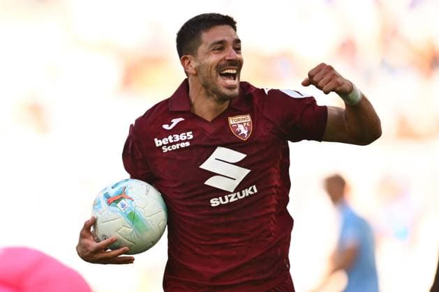SS Lazio v Torino FC - Serie A Giovanni Simeone of Torino F.C. celebrates Che Adams goal for a 2-2 draw during the 6th day of the Serie A Championship between S.S. Lazio and Torino F.C. at the Olympic Stadium in Rome, Italy, on October 4, 2025. Rome Italy Italy  Copyright: xDomenicoxCippitellix originalFilename:cippitelli-sslaziov251004_npSLl.jpg