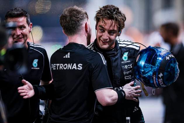 F1 - SINGAPORE GRAND PRIX 2025 RUSSELL George (gbr), Mercedes AMG F1 Team W16, portrait during the 2025 Formula 1 Singapore Grand Prix, 18th round of the 2025 FIA Formula One World Championship, WM, Weltmeisterschaft from October 3 to 5, 2025 on the Marina Bay Street Circuit, in Singapore - SingaporeSingapore  Copyright: xEricxAlonsox
