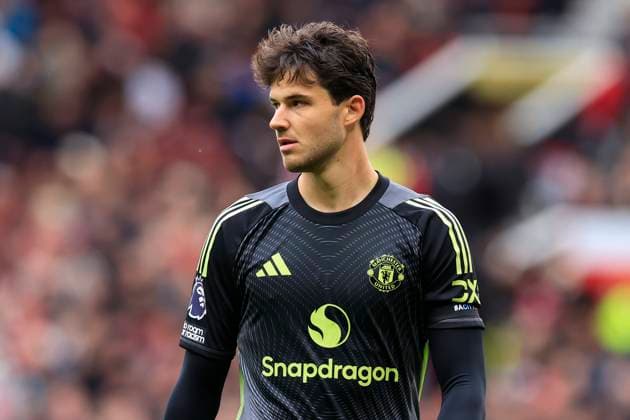 Manchester United, ManU v Sunderland Premier League 04 10 2025. Senne Lammens (31) of Manchester United during the Premier League match between Manchester United and Sunderland at Old Trafford, Manchester, England on 4 October 2025. Manchester Old Trafford Greater Manchester England Editorial use only DataCo restrictions apply See www.football-dataco.com , Copyright: xConorxMolloyx PSI-22982-0046