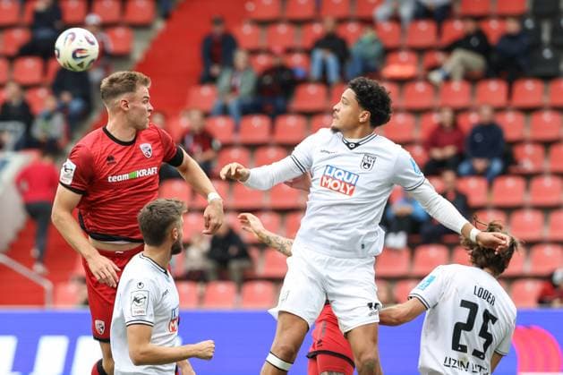 3. Liga; FC Ingolstadt 04 - SSV Ulm; Simon Lorenz (32, FCI) Kopfball David Jonas (15 Ulm) 3. Liga - FC Ingolstadt 04 Saison 2025 2026 SSV Ulm