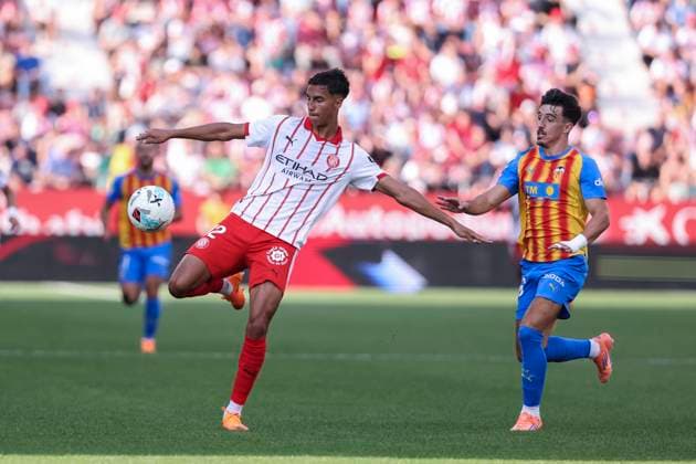 October 4, 2025, Girona, Girona, SPAIN: Vitor Reis of Girona FC in action during the Spanish league, La Liga EA Sports, football match played between Girona FC and Valencia CF at Montilivi stadium on October 04, 2025 in Girona, Spain. Girona SPAIN - ZUMAa181 20251004_zaa_a181_063 Copyright: xJavierxBorregox