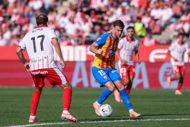October 4, 2025, Girona, Girona, SPAIN: Lucas Beltran of Valencia CF in action during the Spanish league, La Liga EA Sports, football match played between Girona FC and Valencia CF at Montilivi stadium on October 04, 2025 in Girona, Spain. Girona SPAIN - ZUMAa181 20251004_zaa_a181_082 Copyright: xJavierxBorregox
